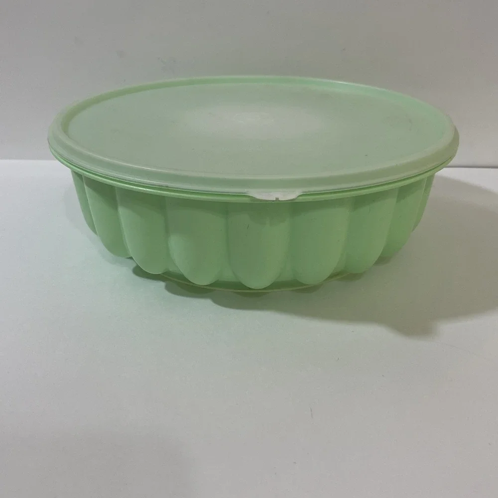 Tupperware Jelly Jell-N-Serve  Mold Jade Green Insert &‎ Lid 3 Piece Vintage